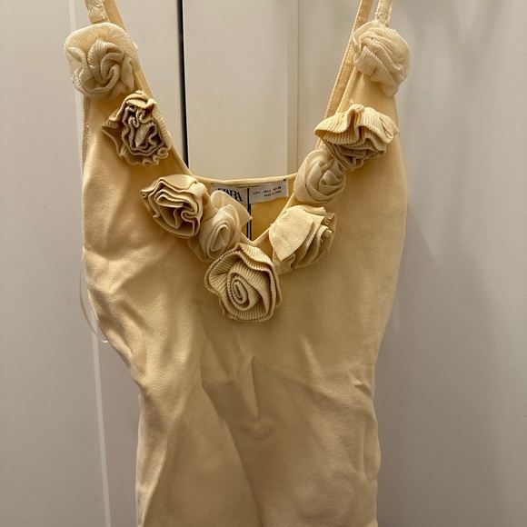 COPY - Zara floral bodysuit - Picture 2 of 3